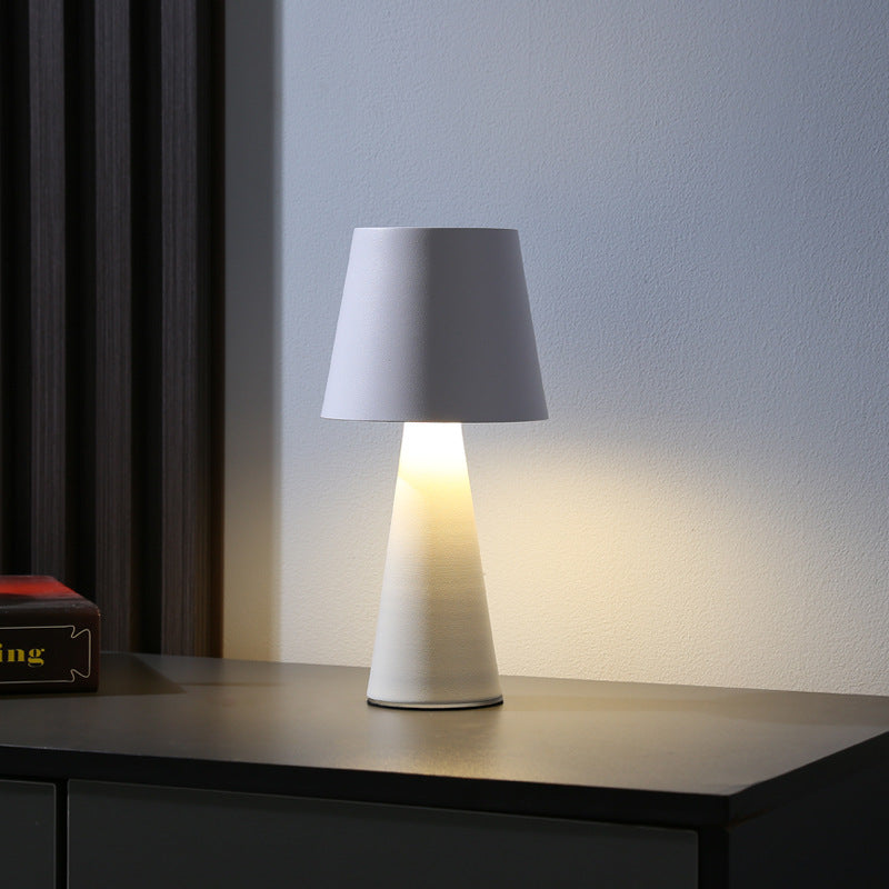 Retro Bedroom Bedside Modern Minimalist Table Lamp