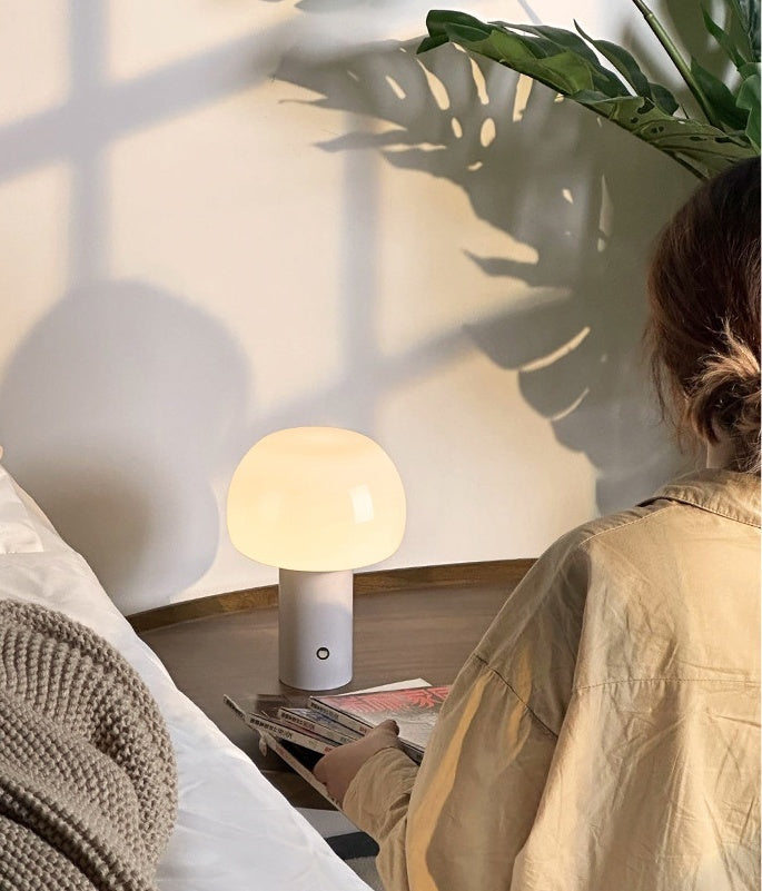 Small Mushroom Desk Lamp Wireless Charging Light