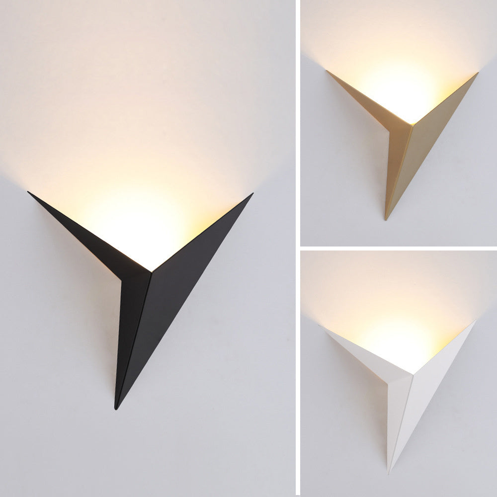 Creative wrought iron shaped triangle wall lamp