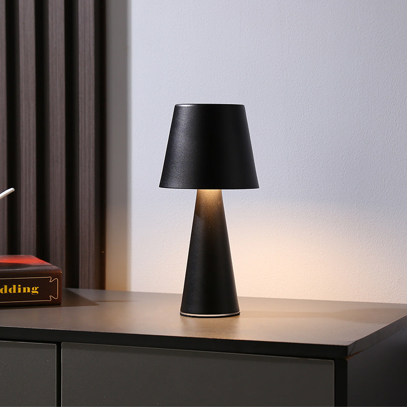 Retro Bedroom Bedside Modern Minimalist Table Lamp