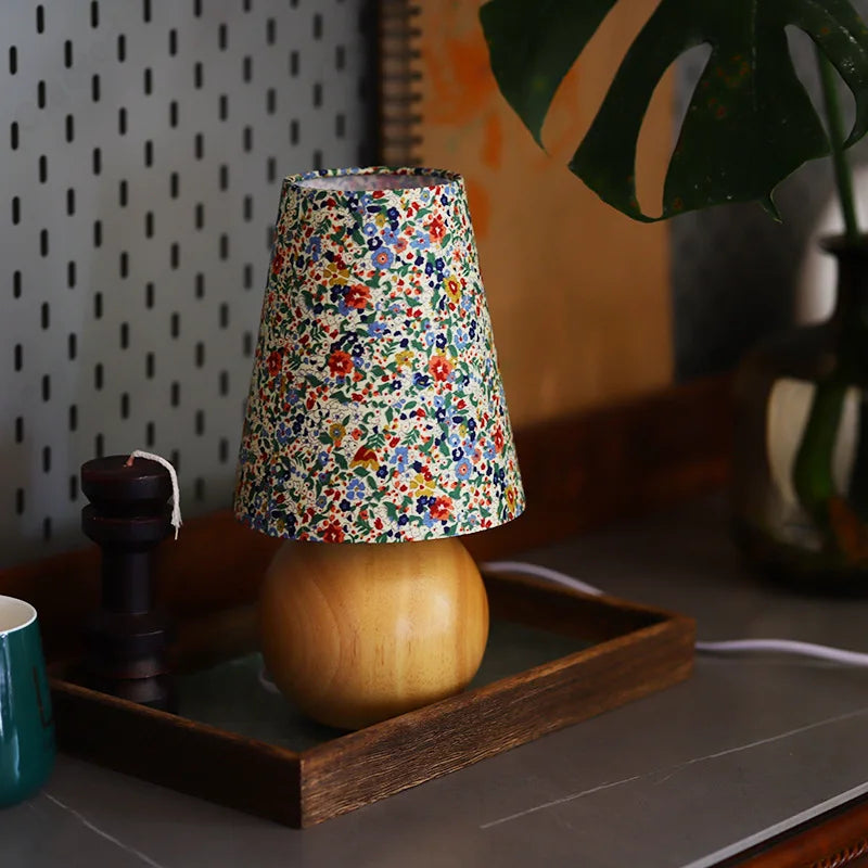Creative Retro LED Linen Desk Lamp Solid Wood Bedroom