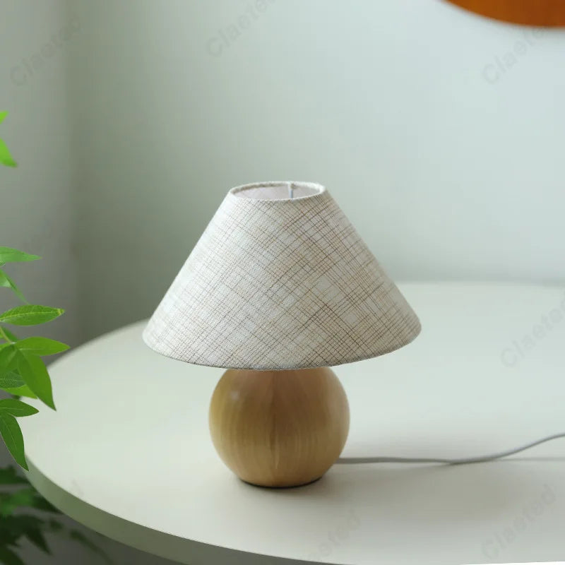 Creative Retro LED Linen Desk Lamp Solid Wood Bedroom