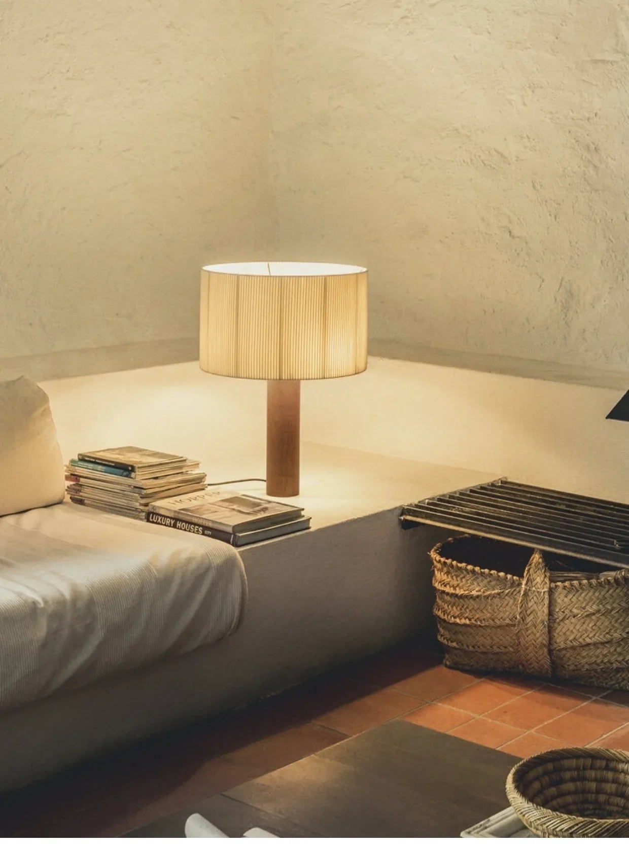 Nordic Vintage Table Lamp Solid Wood Reading Lamp