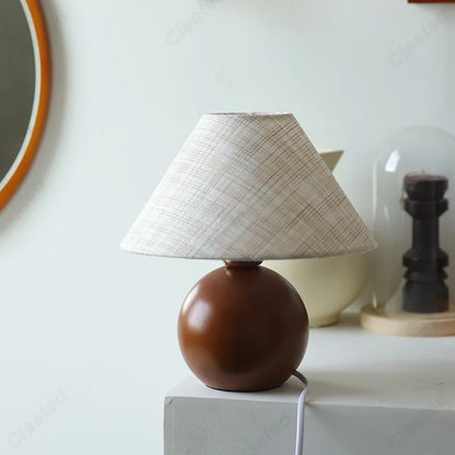Creative Retro LED Linen Desk Lamp Solid Wood Bedroom