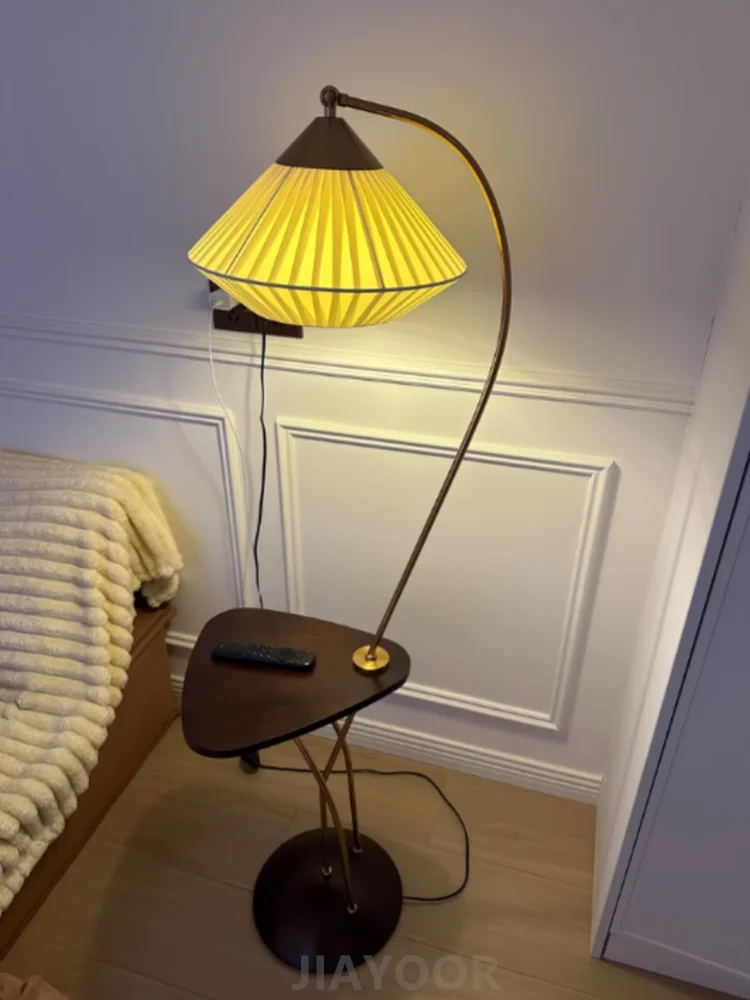 Japanese Retro Floor Lamp SofaSide Standing Lamp  Light